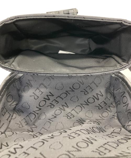 MONCLER（モンクレール）MONCLER (モンクレール) ショルダーバッグ SPREAD CROSS BODY ブラックの古着・服飾アイテム