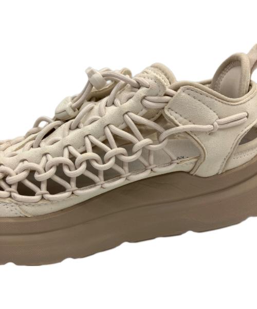 KEEN（キーン）KEEN (キーン) スニーカーサンダル　UNEEK WK ベージュ サイズ:25cmの古着・服飾アイテム