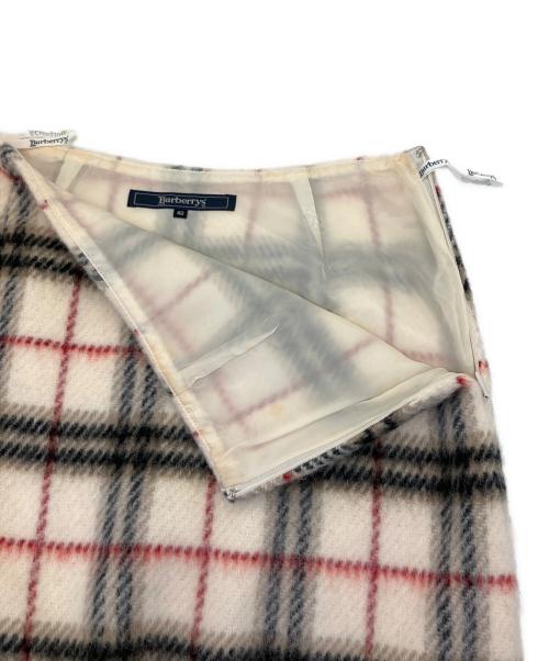 BURBERRY（バーバリー）BURBERRY (バーバリー) スカート ベージュ サイズ:40の古着・服飾アイテム