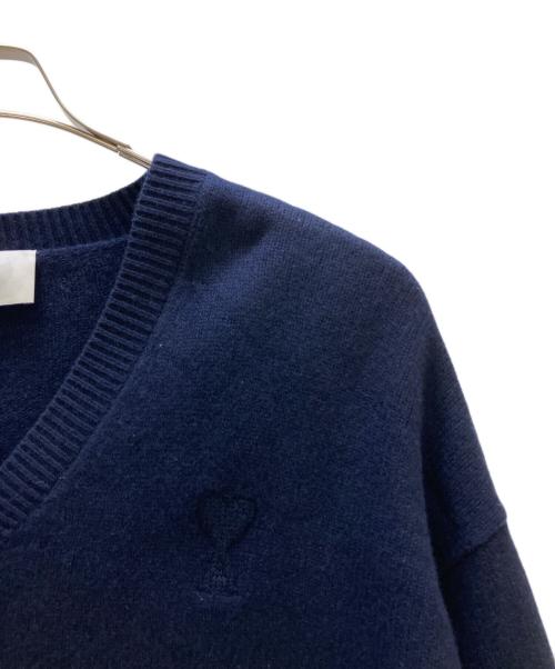 ami（アミ）ami (アミ) 厚手ニット エンボスロゴ Vネックニット ネイビー サイズ:XLの古着・服飾アイテム