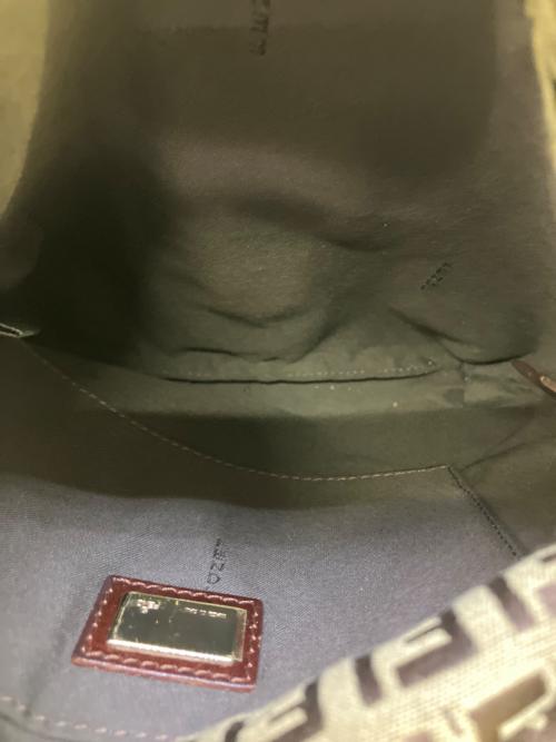 FENDI（フェンディ）FENDI (フェンディ) ショルダーバッグ ズッキーノ ベージュの古着・服飾アイテム