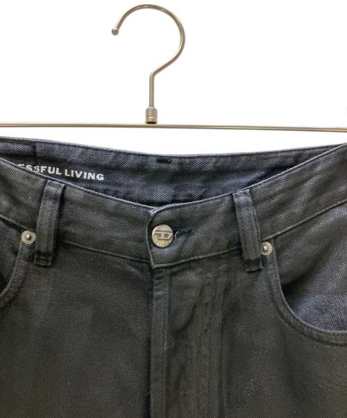 DIESEL（ディーゼル）DIESEL (ディーゼル) デニムハーフパンツ DE-SIRE Shorts In Coated Tailoring Denim ブラック サイズ:W27の古着・服飾アイテム