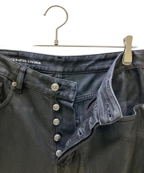 DIESEL（ディーゼル）DIESEL (ディーゼル) デニムハーフパンツ DE-SIRE Shorts In Coated Tailoring Denim ブラック サイズ:W27の古着・服飾アイテム