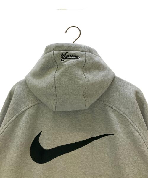 NIKE（ナイキ）NIKE (ナイキ) SUPREME (シュプリーム) 25SS Zip Up Hooded Sweatshirt グレー サイズ:Sの古着・服飾アイテム