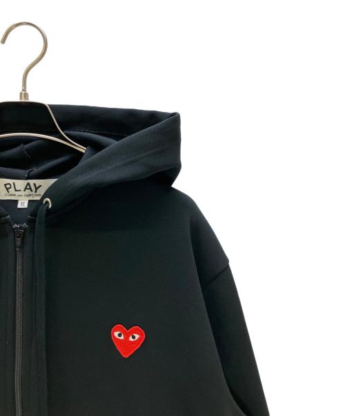 PLAY COMME des GARCONS（プレイコムデギャルソン）PLAY COMME des GARCONS (プレイコムデギャルソン) ジップパーカー 	Zip-Up Hoodie With Red Emblem Black ブラック サイズ:XLの古着・服飾アイテム