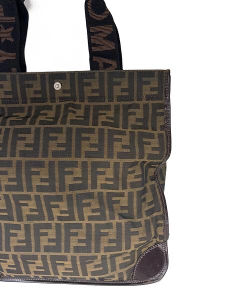 FENDI（フェンディ）FENDI (フェンディ) 折りたたみ式トートバッグ　ズッカ ベージュの古着・服飾アイテム