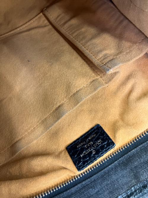 LOUIS VUITTON（ルイ ヴィトン）LOUIS VUITTON (ルイ ヴィトン) 2WAYショルダーバッグ ネオ カヴィMM モノグラム デニム ブラックの古着・服飾アイテム