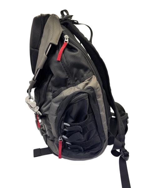 OAKLEY（オークリー）OAKLEY (オークリー) リュック　Kitchen Sink グレーの古着・服飾アイテム