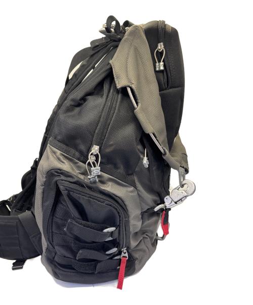 OAKLEY（オークリー）OAKLEY (オークリー) リュック　Kitchen Sink グレーの古着・服飾アイテム