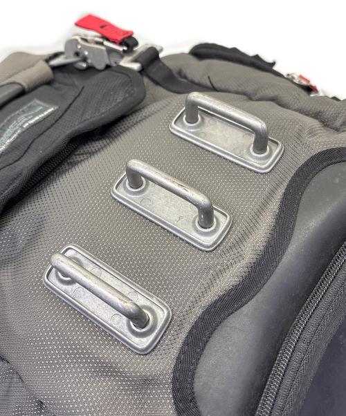OAKLEY（オークリー）OAKLEY (オークリー) リュック　Kitchen Sink グレーの古着・服飾アイテム