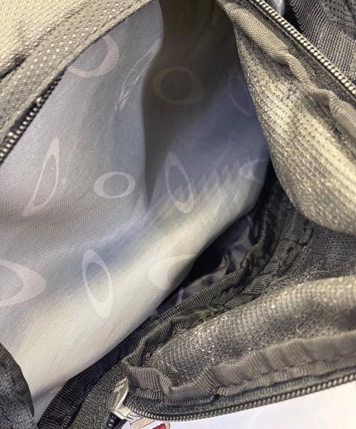 OAKLEY（オークリー）OAKLEY (オークリー) リュック　Kitchen Sink グレーの古着・服飾アイテム