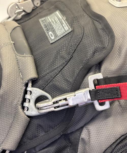 OAKLEY（オークリー）OAKLEY (オークリー) リュック　Kitchen Sink グレーの古着・服飾アイテム