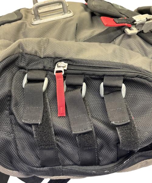 OAKLEY（オークリー）OAKLEY (オークリー) リュック　Kitchen Sink グレーの古着・服飾アイテム