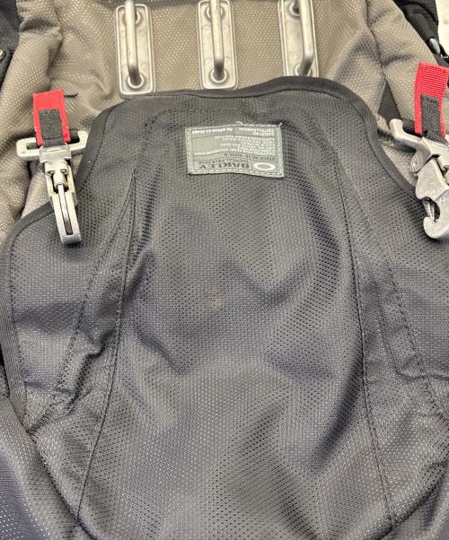 OAKLEY（オークリー）OAKLEY (オークリー) リュック　Kitchen Sink グレーの古着・服飾アイテム