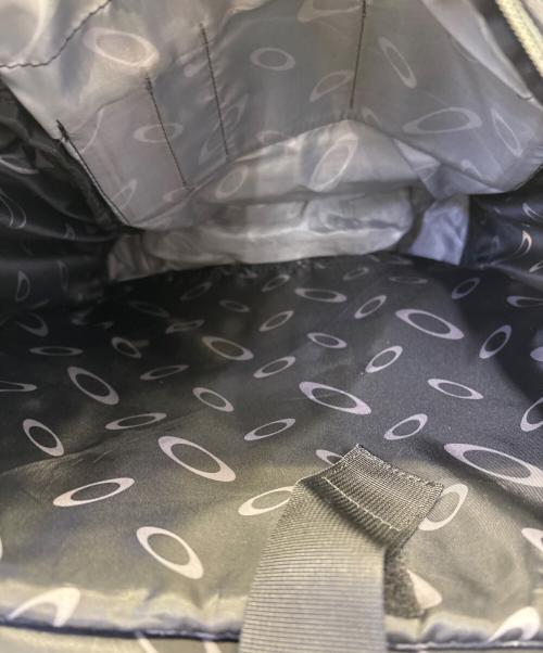 OAKLEY（オークリー）OAKLEY (オークリー) リュック　Kitchen Sink グレーの古着・服飾アイテム