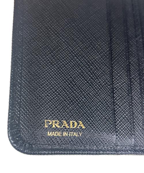 PRADA（プラダ）PRADA (プラダ) 2つ折り財布　トライアングル ブラックの古着・服飾アイテム