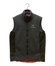 ARC'TERYX（アークテリクス）の古着「ベスト」｜グレー×レッド