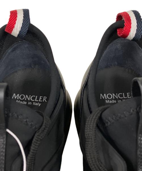 MONCLER（モンクレール）MONCLER (モンクレール) ランニングシューズ ブラック×ホワイト サイズ:391/2の古着・服飾アイテム