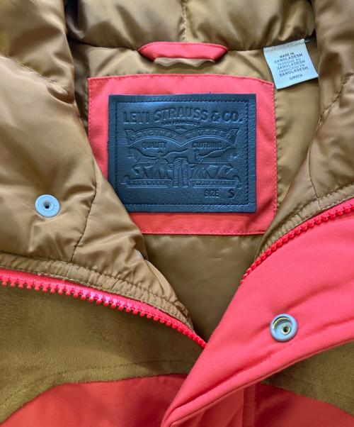 LEVI'S（リーバイス）LEVI'S (リーバイス) ダウンジャケット レッド サイズ:XSの古着・服飾アイテム