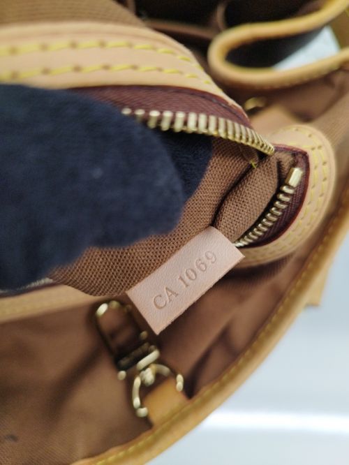 LOUIS VUITTON（ルイ ヴィトン）LOUIS VUITTON (ルイ ヴィトン) バティニョール オリゾンタル ブラウンの古着・服飾アイテム