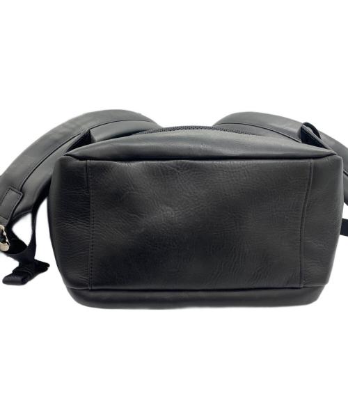 BLACK LABEL CRESTBRIDGE（ブラックレーベル クレストブリッジ）BLACK LABEL CRESTBRIDGE (ブラックレーベル クレストブリッジ) リュック ブラックの古着・服飾アイテム