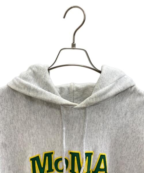 Champion（チャンピオン）Champion (チャンピオン) MoMA (モマ) MoMAプルオーバーパーカー グレー サイズ:XLの古着・服飾アイテム