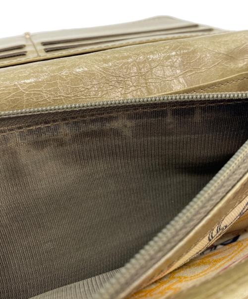 CELINE（セリーヌ）CELINE (セリーヌ) エナメル長財布 カーキの古着・服飾アイテム