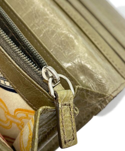 CELINE（セリーヌ）CELINE (セリーヌ) エナメル長財布 カーキの古着・服飾アイテム