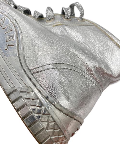 CHANEL（シャネル）CHANEL (シャネル) ハイカットスニーカー シルバー サイズ:37の古着・服飾アイテム