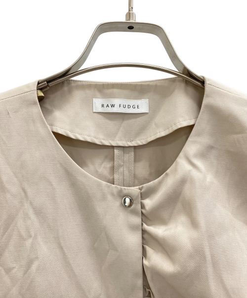 RAW FUDGE（ローファッジ）RAW FUDGE (ローファッジ) ノースリーブワンピース ベージュ サイズ:Mの古着・服飾アイテム