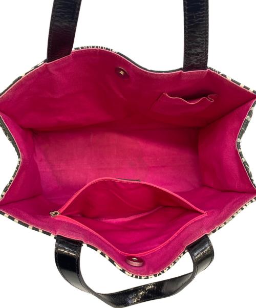 BURBERRY LONDON（バーバリーロンドン）BURBERRY LONDON (バーバリーロンドン) ハンドバッグ ブラック×ピンクの古着・服飾アイテム