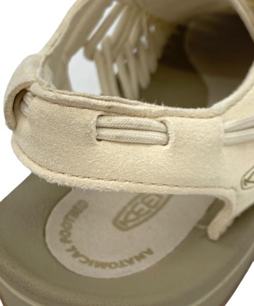 KEEN（キーン）KEEN (キーン) 	UNEEK アイボリー サイズ:24.5の古着・服飾アイテム