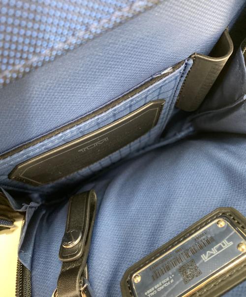 TUMI（トゥミ）TUMI (トゥミ) OLTEN CROSSBODY ネイビー×ブラックの古着・服飾アイテム