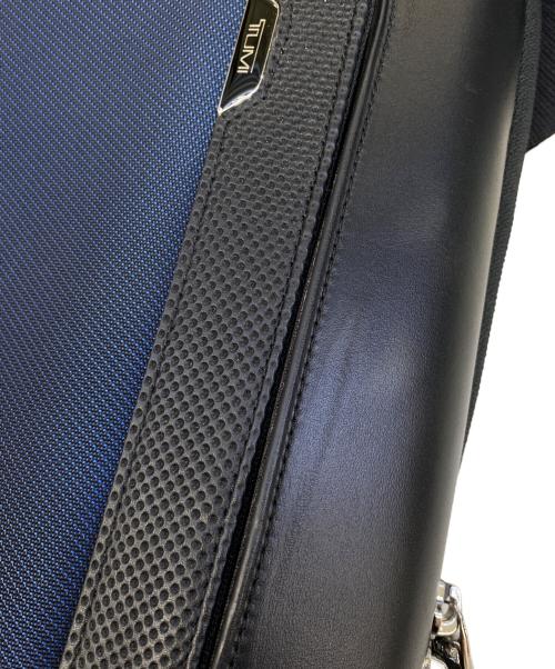TUMI（トゥミ）TUMI (トゥミ) OLTEN CROSSBODY ネイビー×ブラックの古着・服飾アイテム