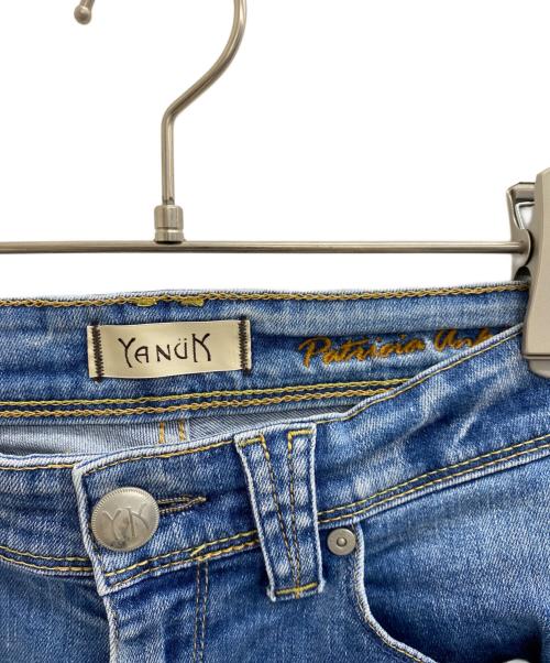 YANUK（ヤヌーク）YANUK (ヤヌーク) デニムパンツ ブルー サイズ:24の古着・服飾アイテム