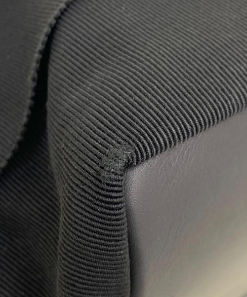 Salvatore Ferragamo（サルヴァトーレ フェラガモ）Salvatore Ferragamo (サルヴァトーレ フェラガモ) ハンドバッグ ブラック×ゴールドの古着・服飾アイテム