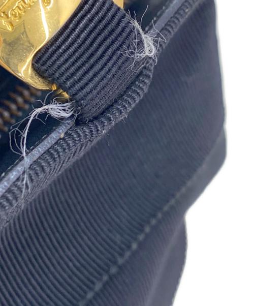 Salvatore Ferragamo（サルヴァトーレ フェラガモ）Salvatore Ferragamo (サルヴァトーレ フェラガモ) ハンドバッグ ブラック×ゴールドの古着・服飾アイテム