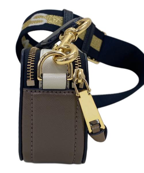 MARC JACOBS（マークジェイコブス）MARC JACOBS (マークジェイコブス) Snapshot bag（スナップショットバッグ） ブラウン×ベージュの古着・服飾アイテム