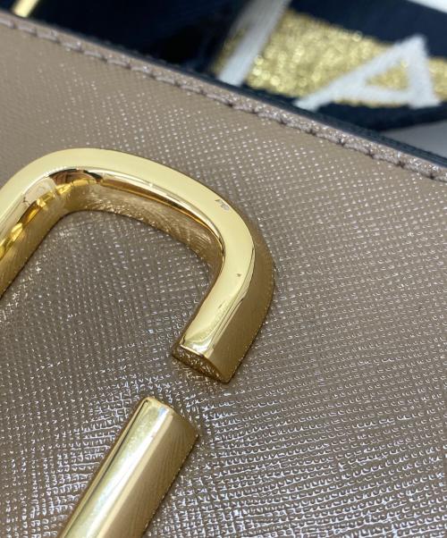 MARC JACOBS（マークジェイコブス）MARC JACOBS (マークジェイコブス) Snapshot bag（スナップショットバッグ） ブラウン×ベージュの古着・服飾アイテム