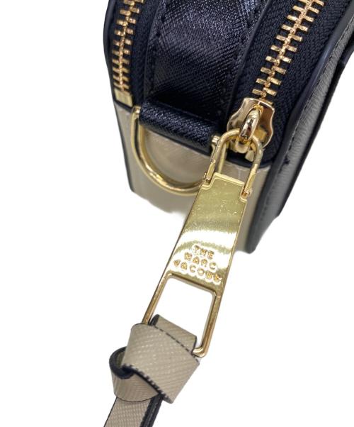 MARC JACOBS（マークジェイコブス）MARC JACOBS (マークジェイコブス) SNAPSHOT ベージュ×ブラックの古着・服飾アイテム