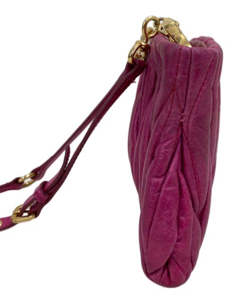 MIU MIU（ミュウミュウ）MIU MIU (ミュウミュウ) ショルダーバッグ ピンクの古着・服飾アイテム