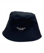 BURBERRY BLUE LABELバーバリーロンドンブルーレーベル）の古着「バケットハット」｜ブラック×レッド