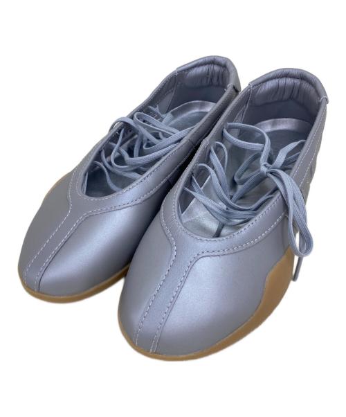 adidas（アディダス）adidas (アディダス) スニーカー グレー サイズ:23.5の古着・服飾アイテム