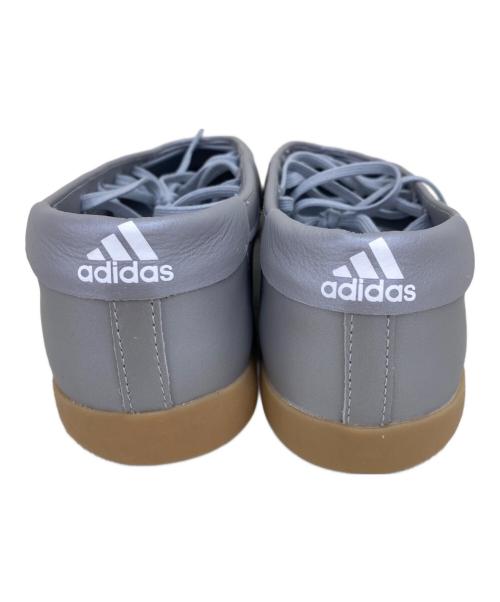 adidas（アディダス）adidas (アディダス) スニーカー グレー サイズ:23.5の古着・服飾アイテム