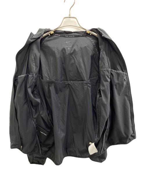 NIKE（ナイキ）NIKE (ナイキ) ストライド ランニングジャケット ブラック サイズ:Mの古着・服飾アイテム