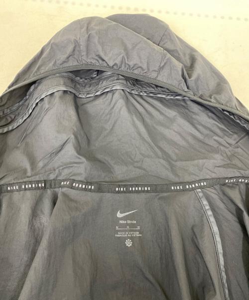 NIKE（ナイキ）NIKE (ナイキ) ストライド ランニングジャケット ブラック サイズ:Mの古着・服飾アイテム
