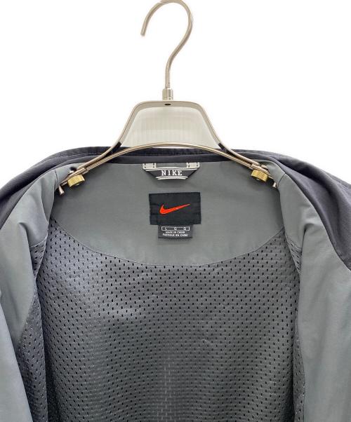 NIKE（ナイキ）NIKE (ナイキ) ナイロンジャケット グレー サイズ:Lの古着・服飾アイテム