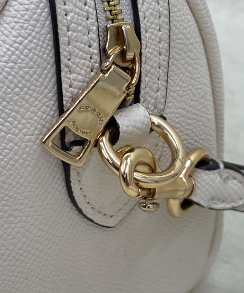 COACH（コーチ）COACH (コーチ) ミニ ローアン クロスボディ アイボリーの古着・服飾アイテム
