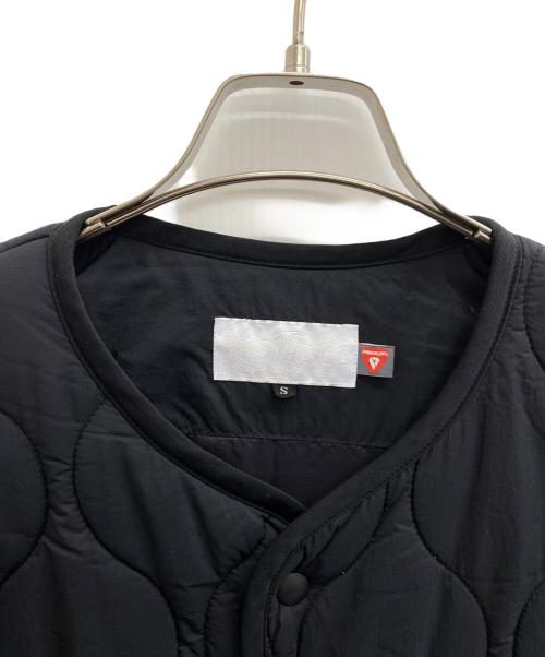 WILD THINGS（ワイルドシングス）WILD THINGS (ワイルドシングス) W'S NO COLLAR QUILTED JACKET ブラック サイズ:Sの古着・服飾アイテム