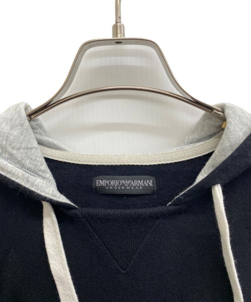 EMPORIO ARMANI（エンポリオアルマーニ）EMPORIO ARMANI (エンポリオアルマーニ) プルオーバーパーカー ブラック サイズ:XLの古着・服飾アイテム
